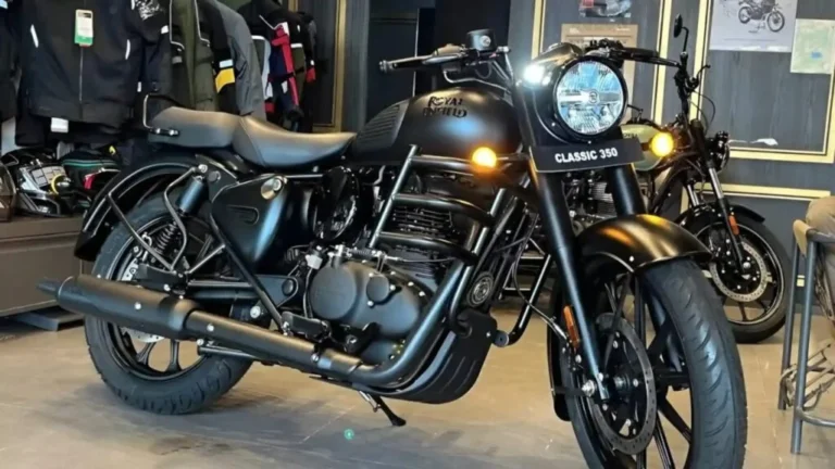 Royal Enfield Classic 350 2025, Classic 350 Price in India, Royal Enfield Classic 350 Mileage, Royal Enfield Classic 350 Review, 2025 Royal Enfield Features, Classic 350 Bluetooth Console, Royal Enfield J-Series Engine, Royal Enfield Dual ABS, Classic 350 Chrome Edition, Royal Enfield 2025 Launch