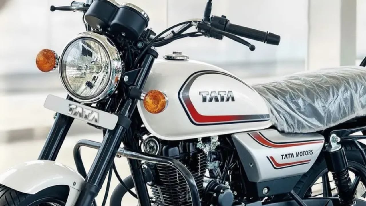 Tata Launches New Bike – 90 KM/L माइलेज, 180 KM/h टॉप स्पीड और स्मार्ट AI कनेक्टिविटी के साथ मात्र ₹42,000 में!